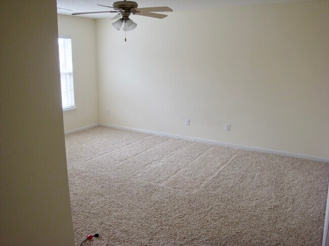 Upstairs Bedroom - 5662 Lawley Dr