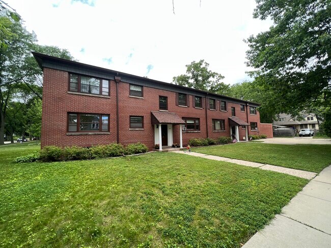 Building Photo - 208 N Locust St