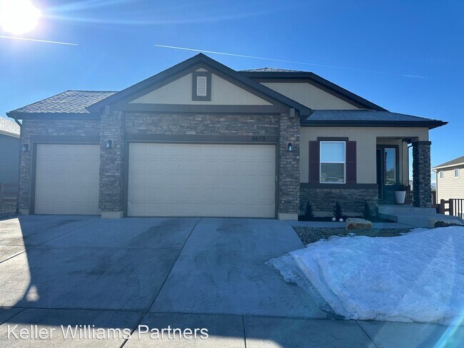 Foto del edificio - 6 br, 3 bath House - 6639 Tumble Creek Dr
