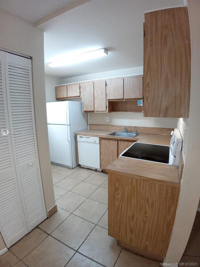 Foto del edificio - 507 Gardens Dr