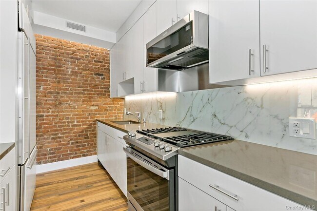 Foto del edificio - 115 N Division St