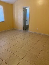 Building Photo - 6303 Southwood Ct S