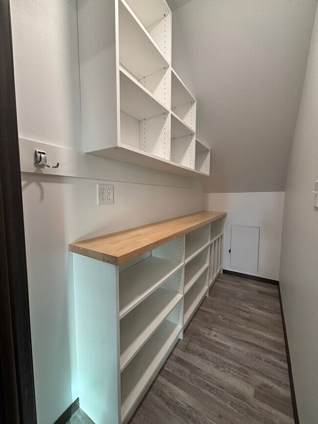 Foto del edificio - Spacious 3-Bedroom Home