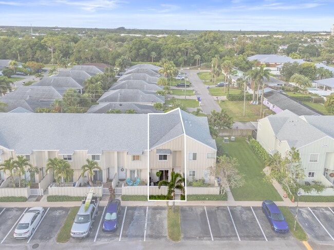 Building Photo - 6230 Riverwalk Ln