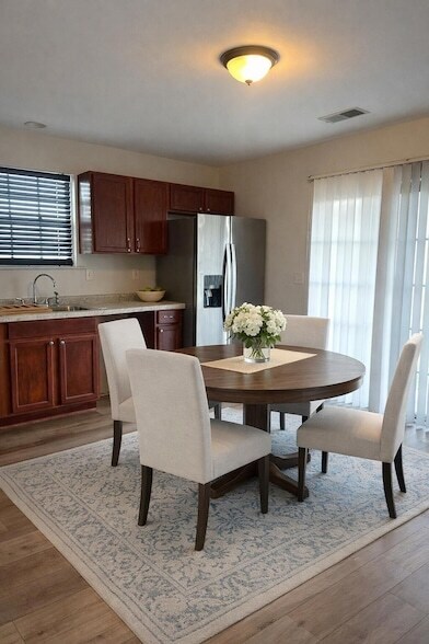 Foto del edificio - 8461 Pierce St