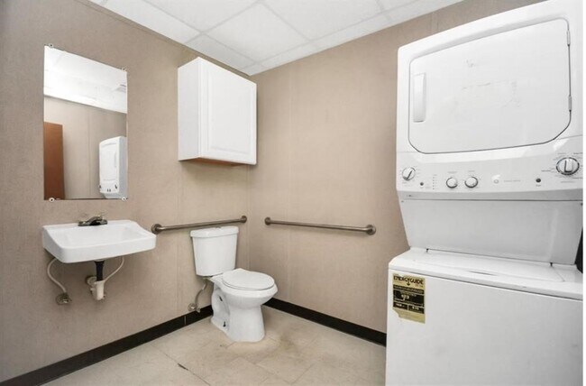 Foto del edificio - 24467 Linda Ln