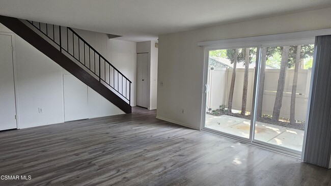 Building Photo - 28657 Conejo View Dr