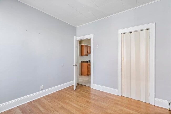 Building Photo - 44 E 18th St