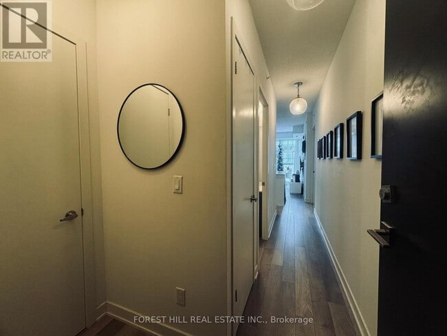 Building Photo - 5260 Dundas St