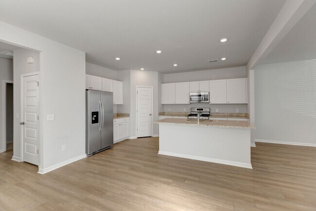 Building Photo - Townhome Living with Open Layout