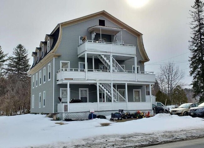 Building Photo - 30 Elm St