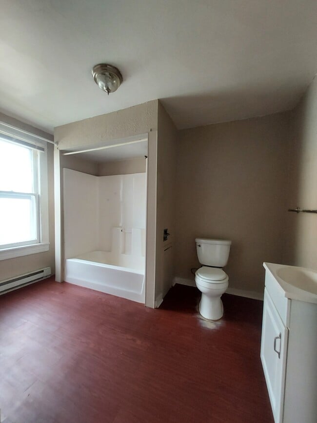 Building Photo - 398 Andover St