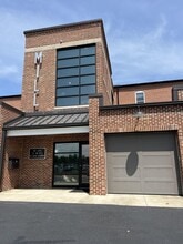 Building Photo - 431 S Columbus St
