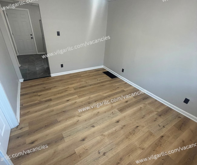 Building Photo - 5035 Tod Ave