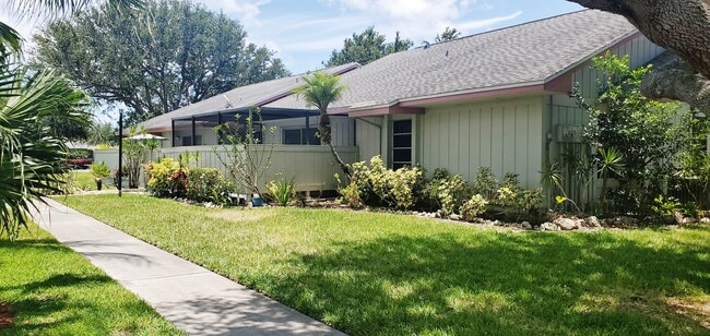 Building Photo - 3910 NW Cinnamon Tree Cir