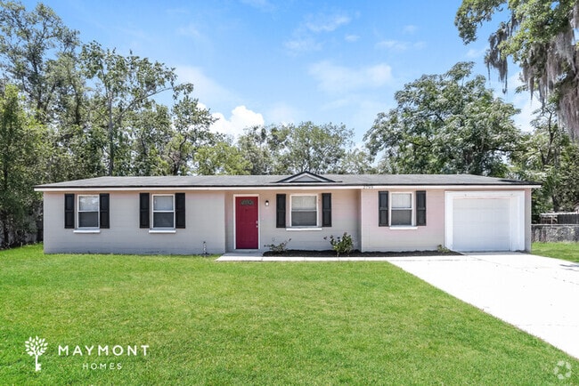 Building Photo - 2799 Commanche Ave
