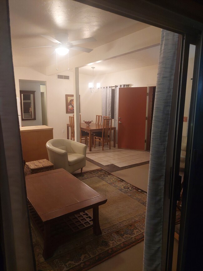 Foto del edificio - 9141 N Overlook Dr