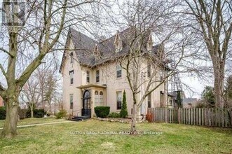 Building Photo - 364 George St