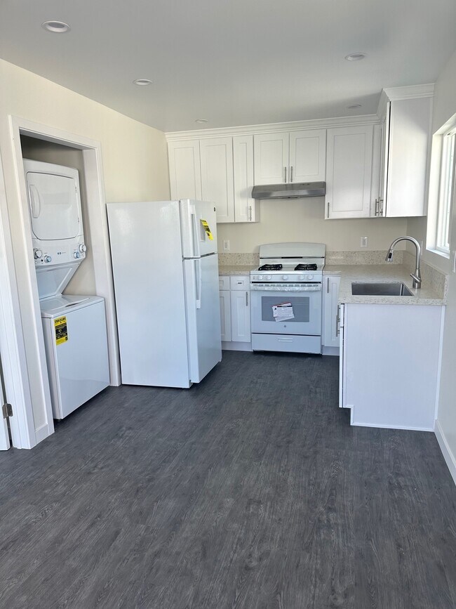 kitchen - 946 E 105th St