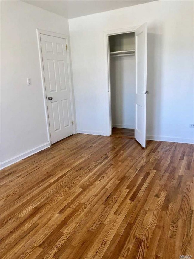 Building Photo - 3 bedroom in Flushing NY 11358