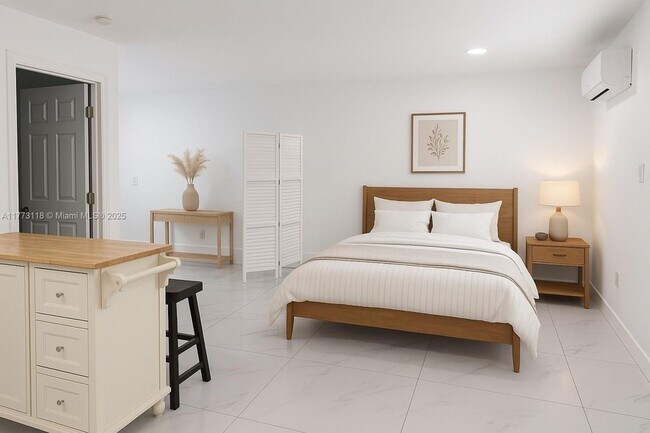 Foto del edificio - 670X SW 28th Terrace