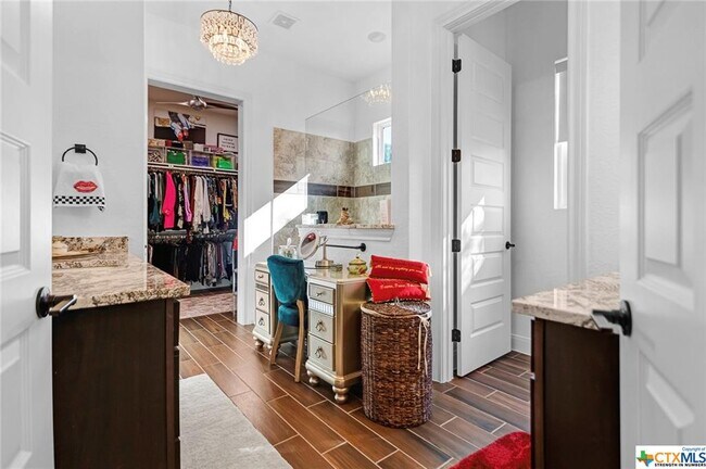 Foto del edificio - 1315 Prospect Cir