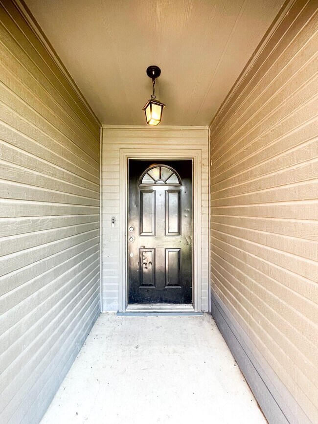 Building Photo - Available Now Beautiful 1 story, 4 bedroom...