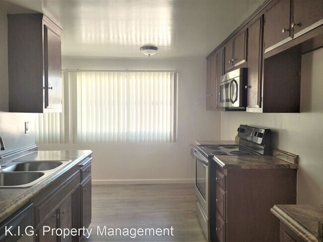 Building Photo - 2 br, 1.5 bath Apartment - 623 S. Greville...