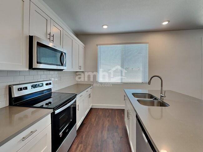 Foto del edificio - 8815 N 171st Dr