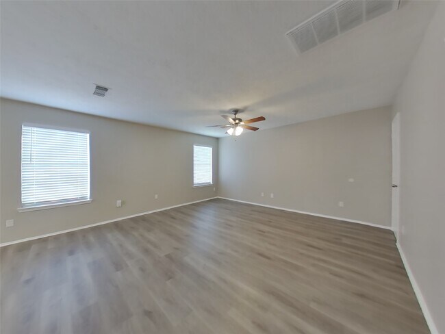 Building Photo - 16783 Fallen Timbers Dr