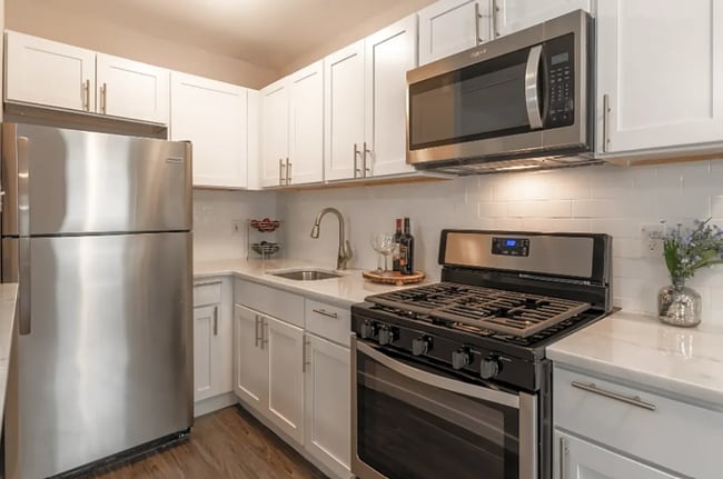 Photo - 7250 Walnut St Apartment