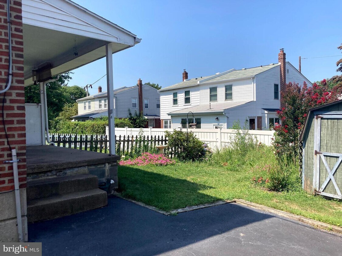 Primary Photo - 244 Williams Rd