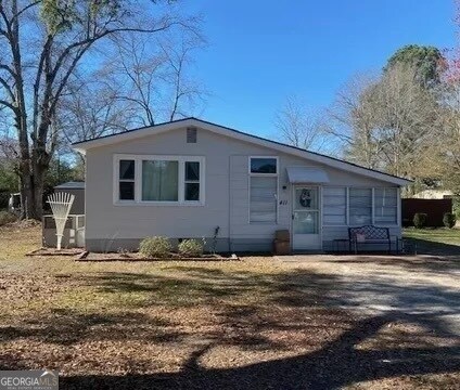 Foto principal - 411 N Cromley Rd