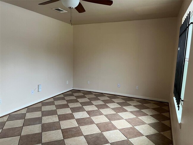 Foto del edificio - 270 E Sunnyside St