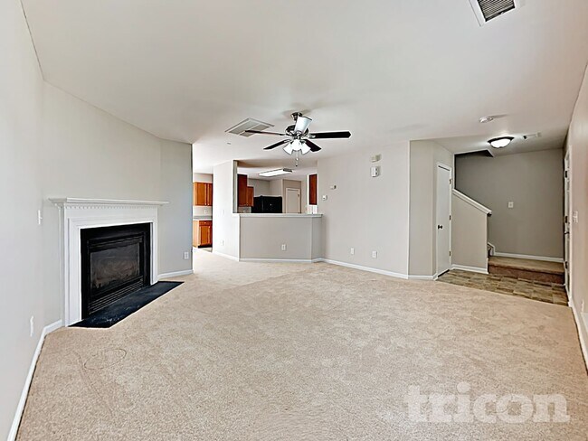 Foto del edificio - 8927 McAdam Way