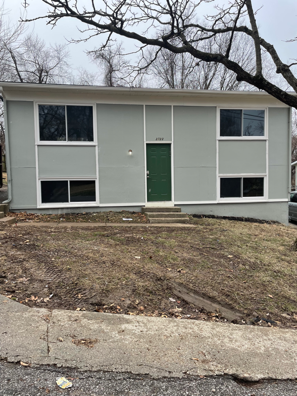 Foto principal - 3723 Webster Ave