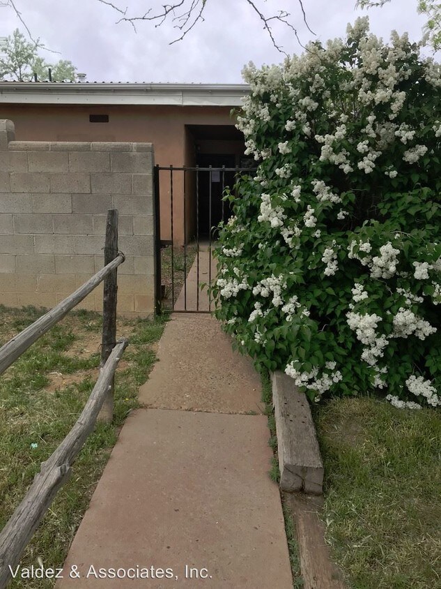 Primary Photo - 1300 Rufina Ln