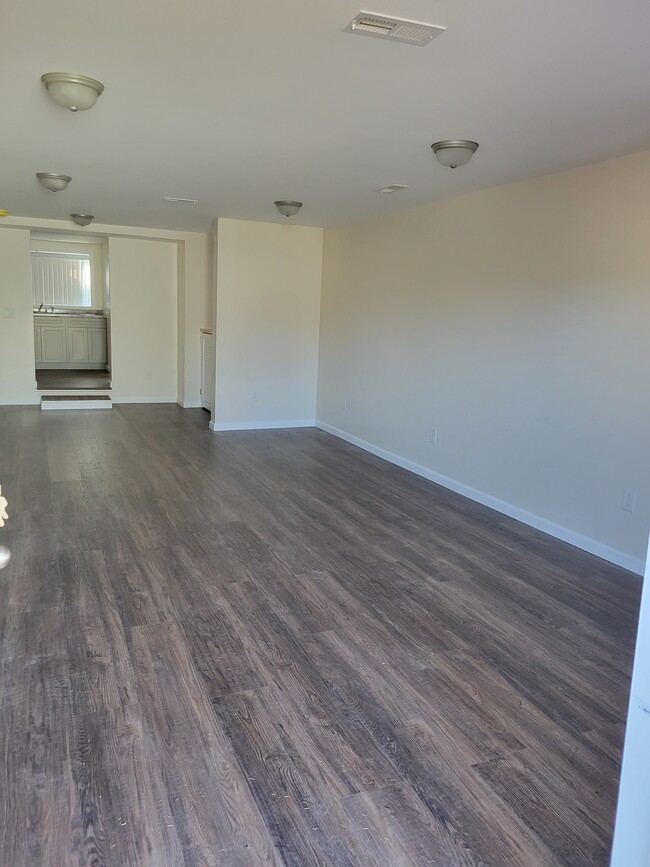 Foto del edificio - 503 Marietta Ln