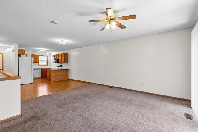 Foto del edificio - 7223-7229 Silverthorn