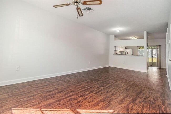 Foto del edificio - 2248 Lake Woodberry Cir