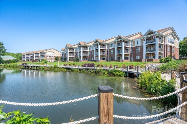 Foto del edificio - 18511 Harborside Dr