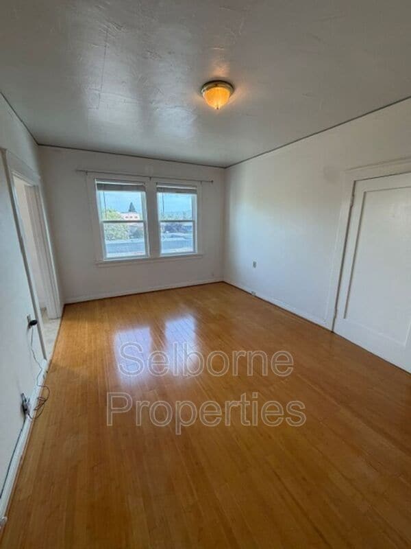Building Photo - 5508 San Pablo Ave