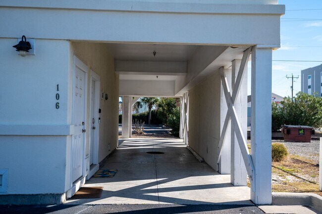 Building Photo - Oceanview Skydeck for SHORT TERM rent Caro...