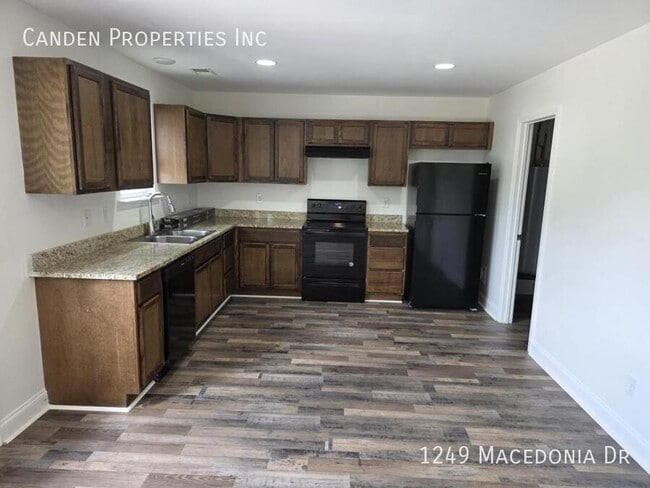 Building Photo - 1249 Macedonia Dr