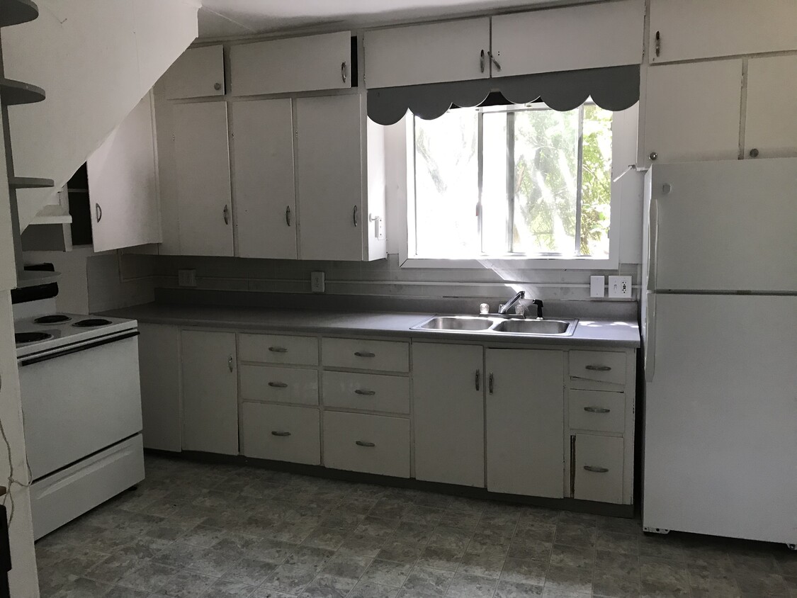Foto principal - 120 E Bluff St