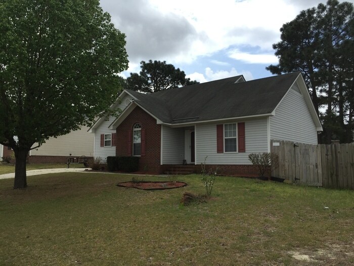 Primary Photo - 3913 Goforth Drive, Hope Mills, NC 28348