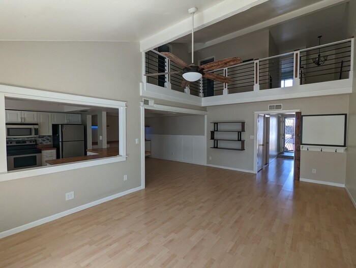 Primary Photo - 5831 N 8th Pl