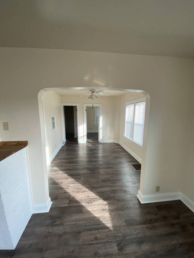 Dining room - 1802 Roth St