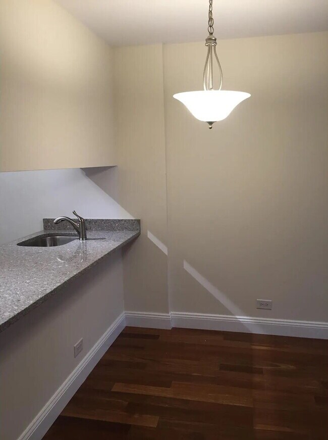 Foto del edificio - 1 BEDROOM APARTMENT FOR RENT