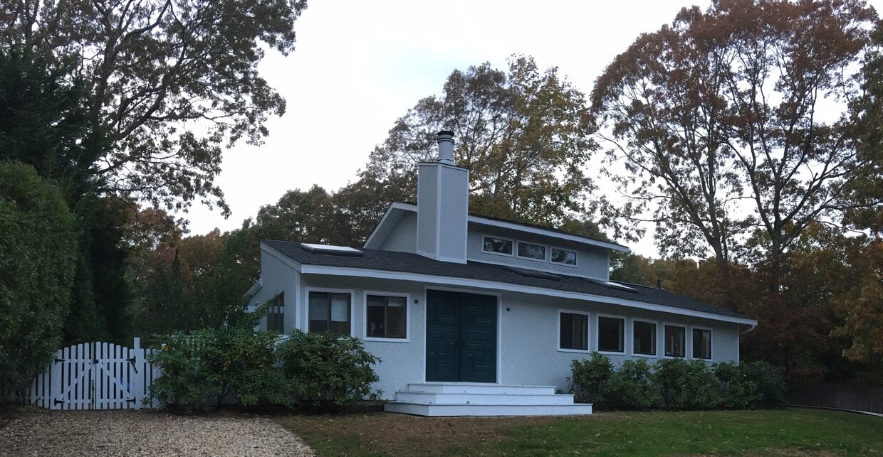 Primary Photo - 55 Cooper Ln